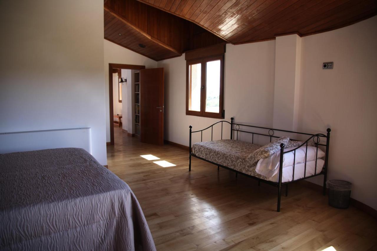 Casa Genes Chera Esterno foto