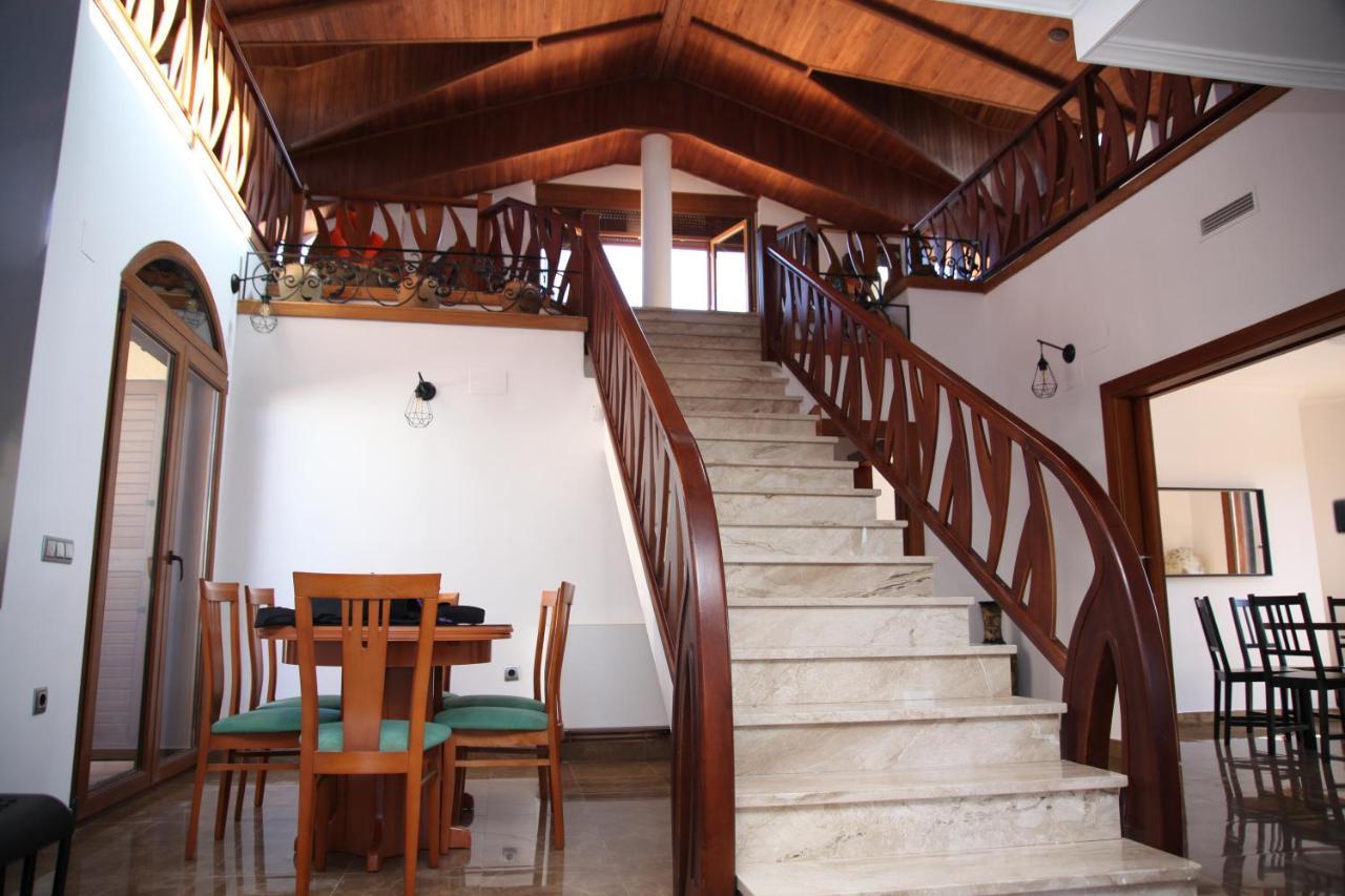 Casa Genes Chera Esterno foto